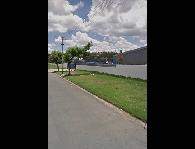 Factory property to rent in WEST TURFFONTEIN
